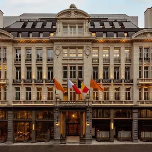 Отель Corinthia Grand Astoria